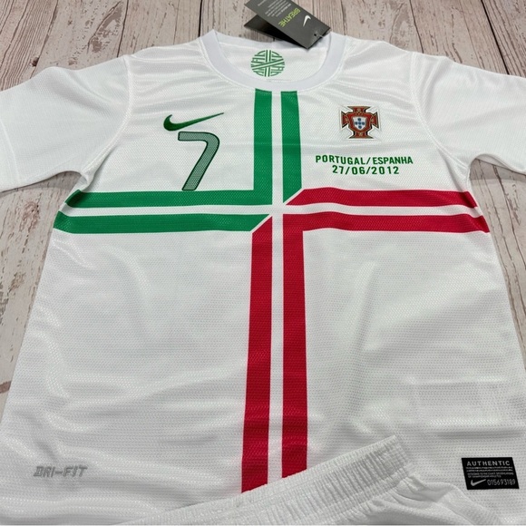 Cristiano Ronaldo Youth Retro Jersey Portugal Soccer Kids Kit (Jersey + Shorts) - Picture 4 of 6